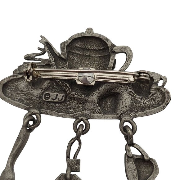 Vtg Brooch Pin Set of 2 Tea & Garden Theme Dangle Butterflies Basket Picnic - Picture 9 of 15